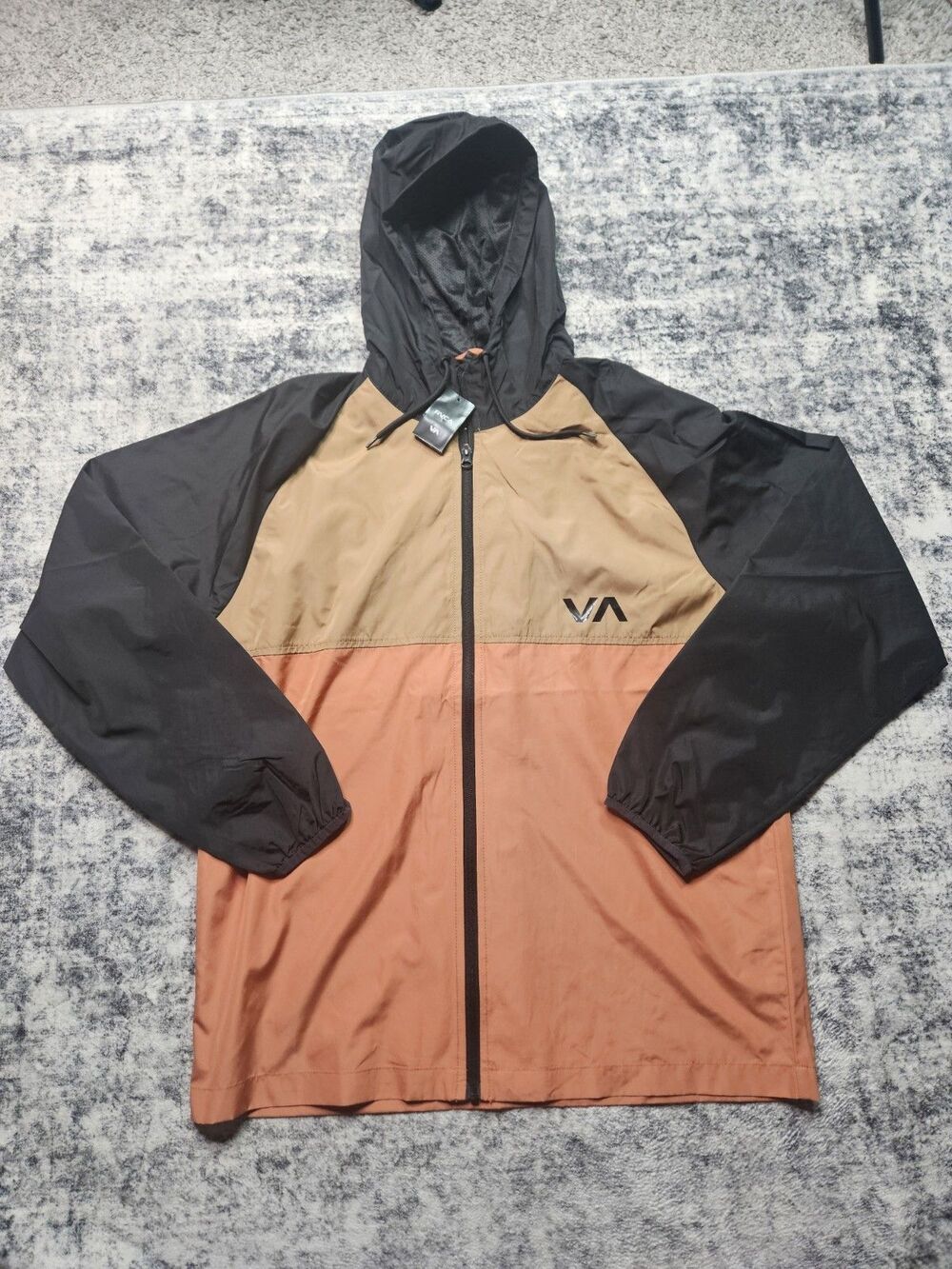 New RVCA Windbreaker Hoodie Rider Jacket Size Large lightweight outdoor NWT